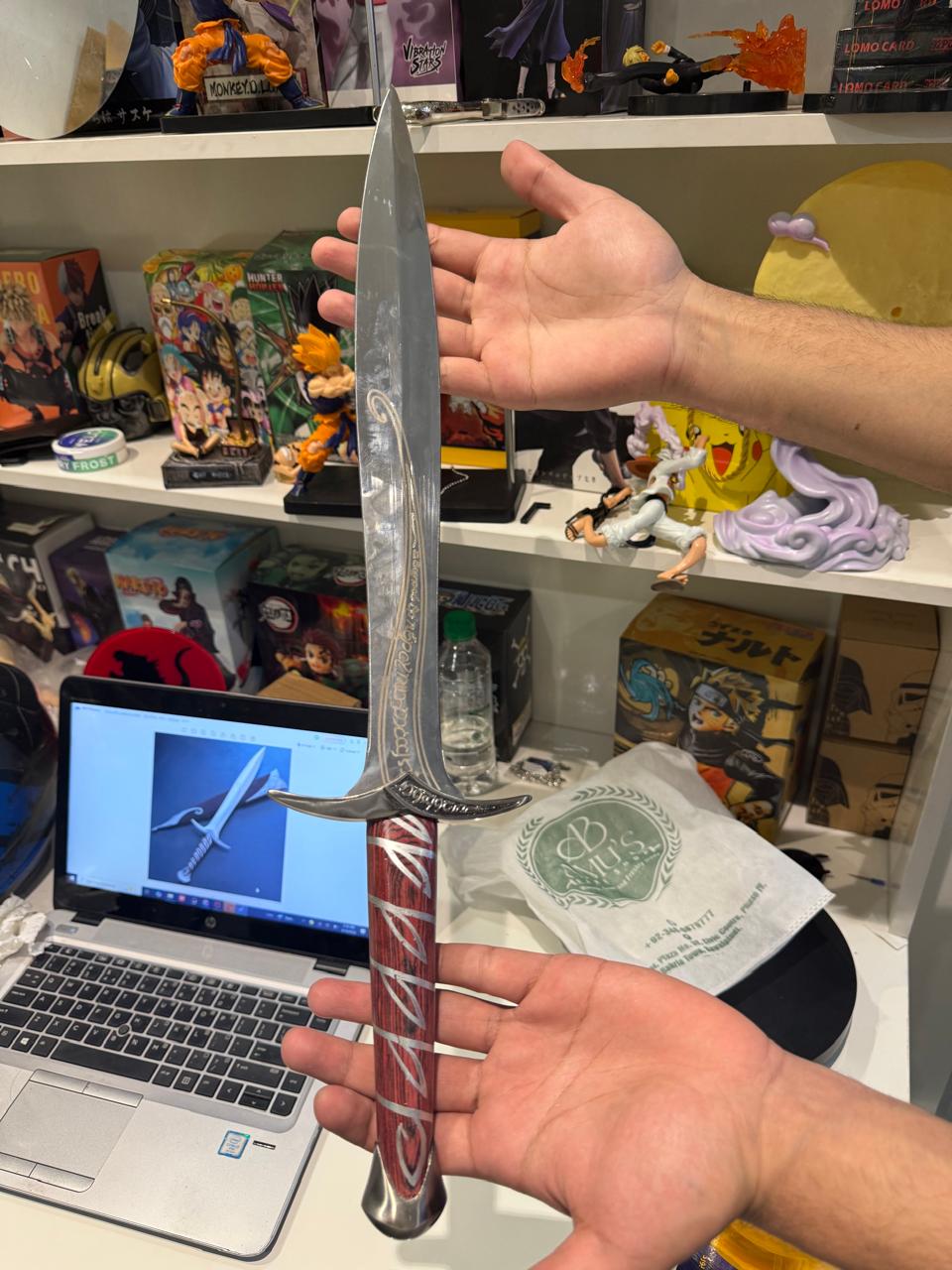 Lord of the Rings "Sting" Sword Replica – Premium Elven Blade of Bilbo & Frodo with sheath and wall mount stand