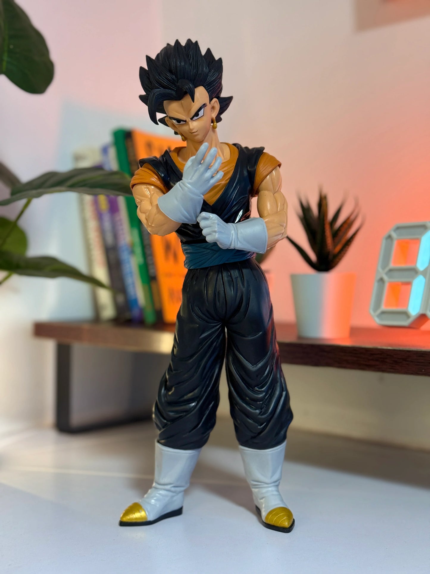 DRAGON BALL Z "VEGITO" PREMIUM COLLECTOR FIGURE