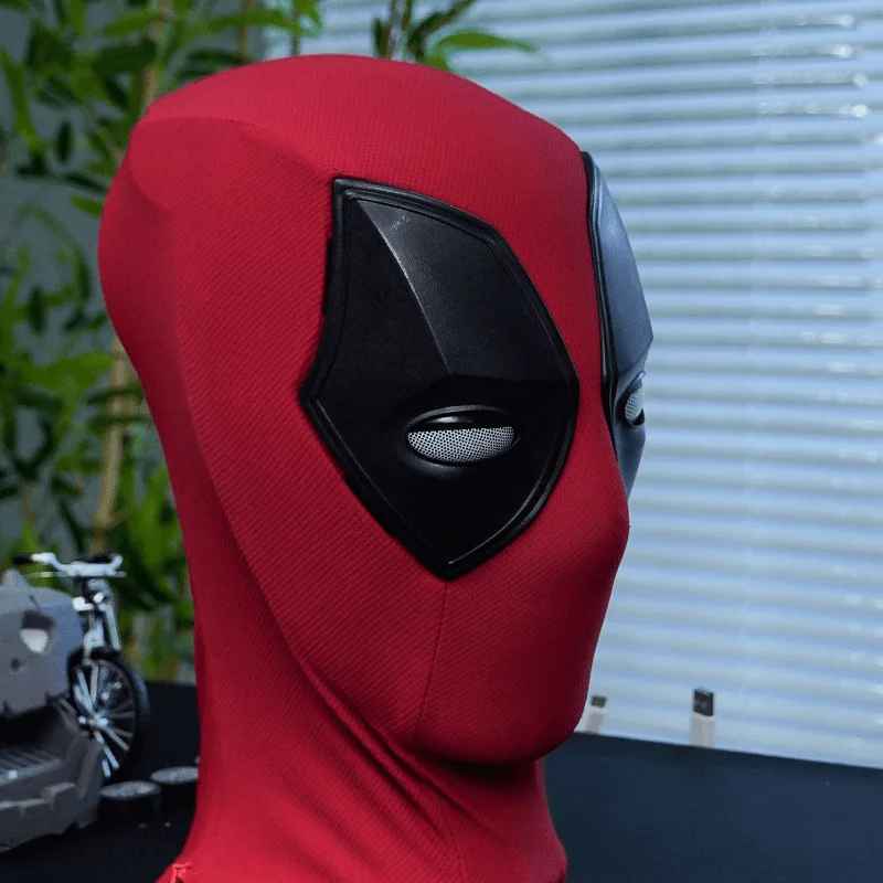 Deadpool Premium Cosplay Mask & Hood – Movie-Accurate Full Head Replica Mask with Magnetic Eyes, High-Stretch Fabric Superhero Balaclava