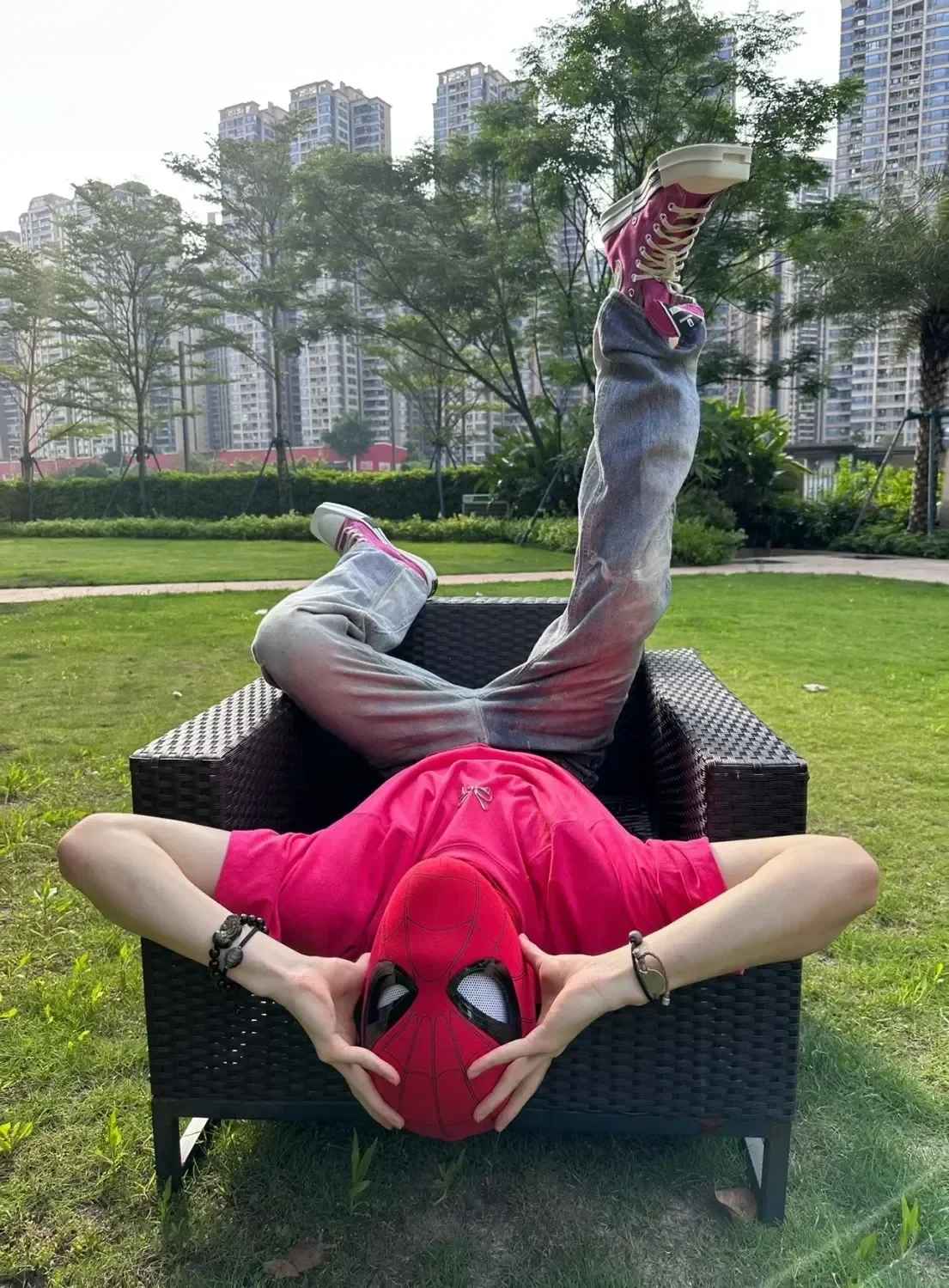 Spider Man Cosplay Head Mask – 1:1 Scale (Life-Size) with Moving Eyes – Electronic & Manual Versions