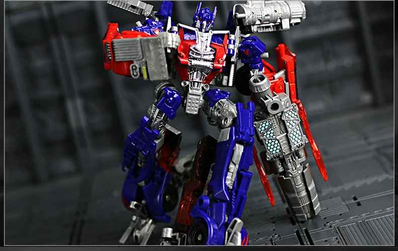 Transformers 2-in-1 Transforming Action Figures – Premium Alloy Edition Optimus Prime, Bumblebee, & Tank Megatron Convertible Robot-to-Vehicle