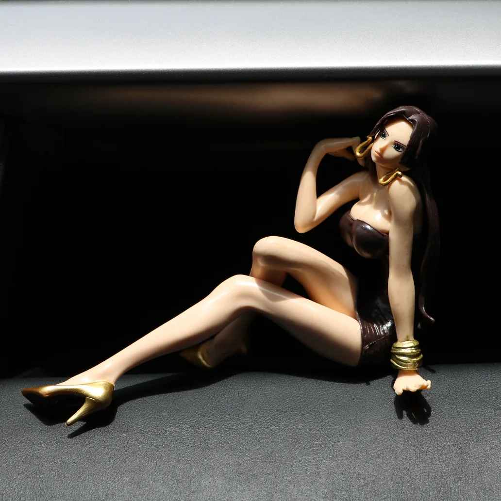 Boa Hancock 11.5cm seated figure One Piece anime statue with gold jewelry and high heels