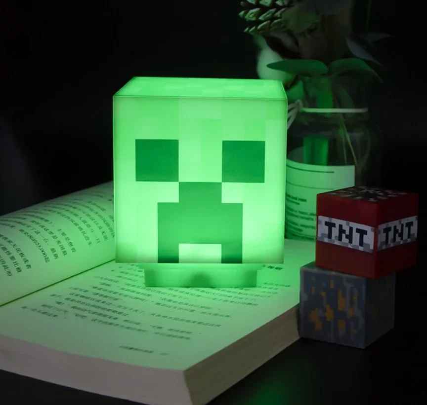Minecraft Creeper Icon 3D LED Night Light – Pixelated Block Cubical Desk Lamp, Green Ambient Glow Gaming Room Decor & Geek Collectible