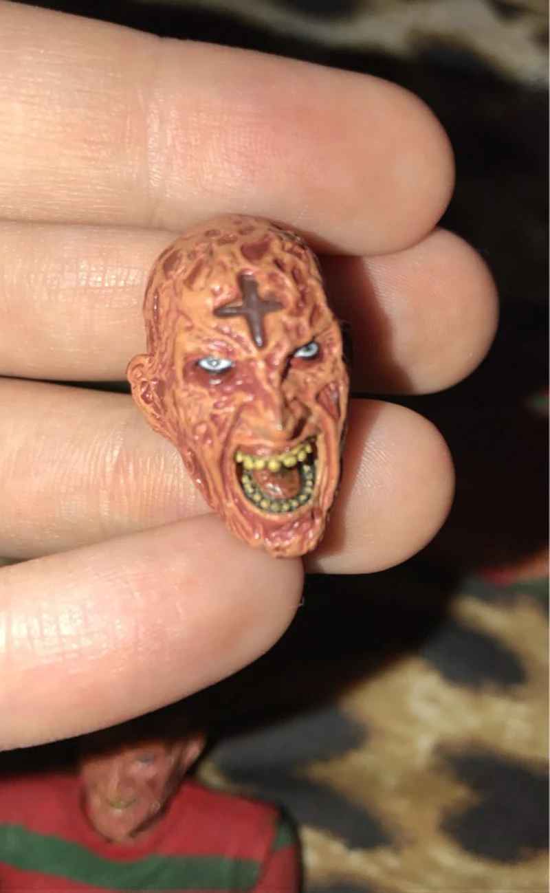 Freddy Krueger Action Figure - A Nightmare on Elm Street 3: Dream Warriors Ultimate Edition | 7" Horror Collectible with Elm Street House Miniature