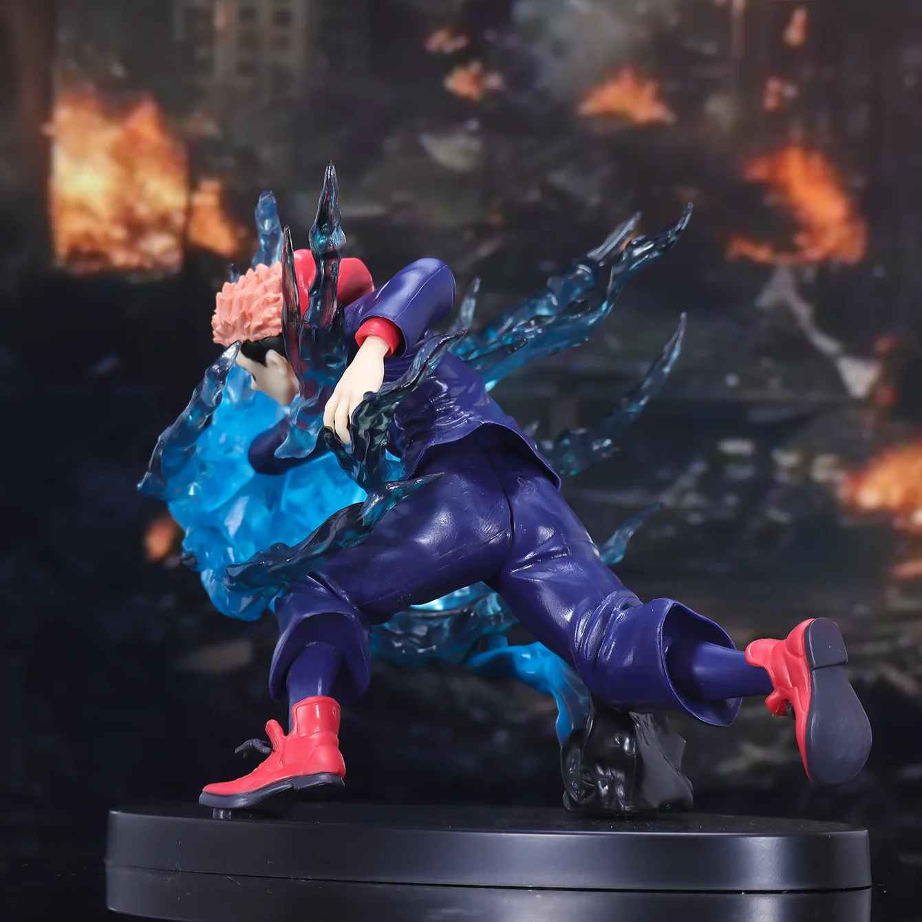 Jujutsu Kaisen Yuji Itadori Cursed Energy Action Figure – 16cm Anime Statue