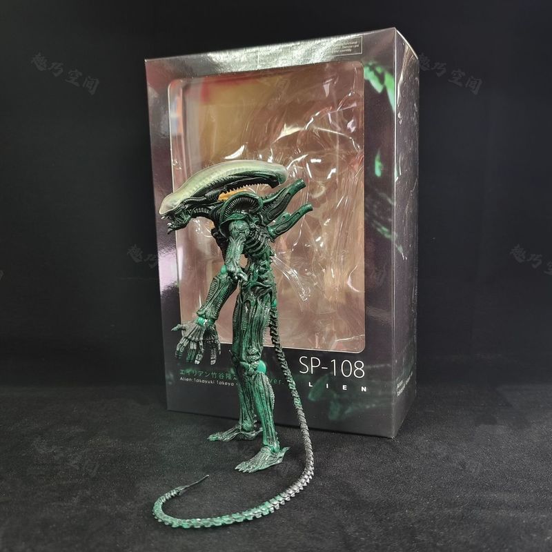ALIEN TAKAYUKI TAKEYA VER. COLLECTIBLE FIGURE (SP-108)