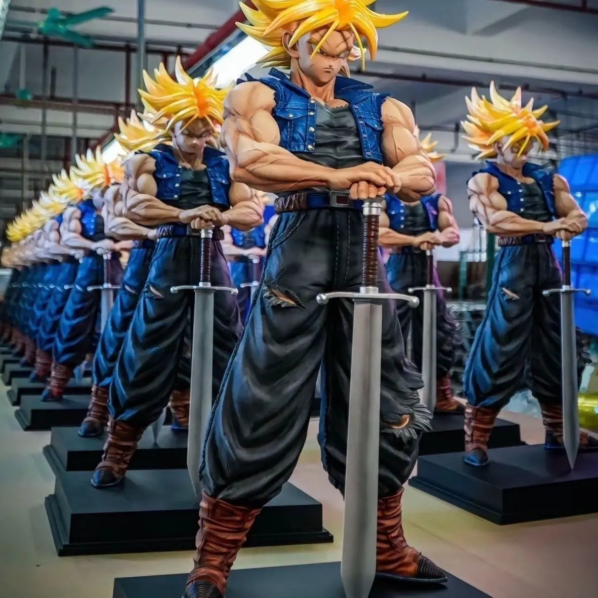 DRAGON BALL Z SUPER SAIYAN TRUNKS COLLECTIBLE FIGURE