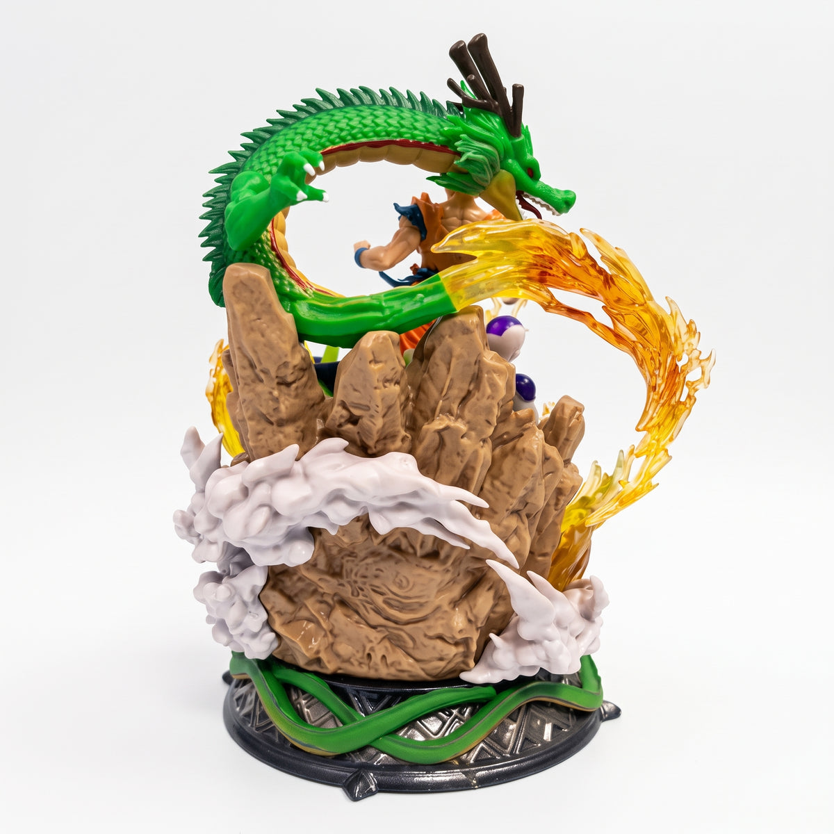 Dragon Ball Z Super Saiyan Goku vs Villains Diorama Statue