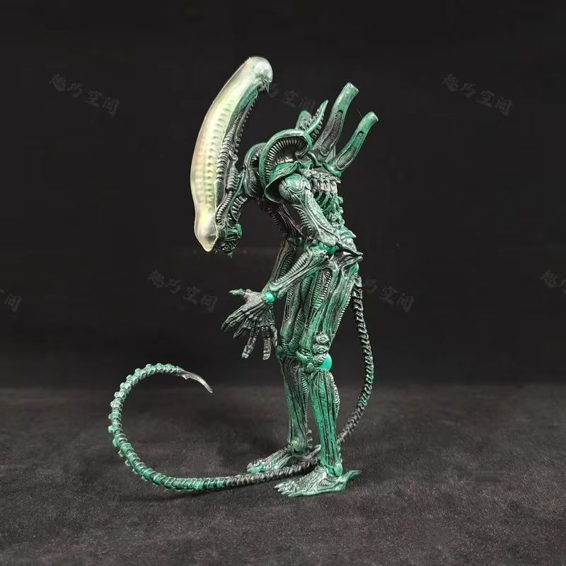 ALIEN TAKAYUKI TAKEYA VER. COLLECTIBLE FIGURE (SP-108)