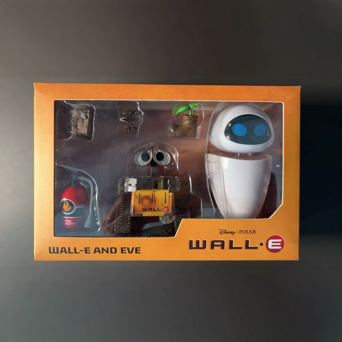 WALL•E & EVE DELUXE COLLECTIBLE SET