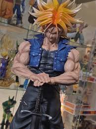 DRAGON BALL Z SUPER SAIYAN TRUNKS COLLECTIBLE FIGURE