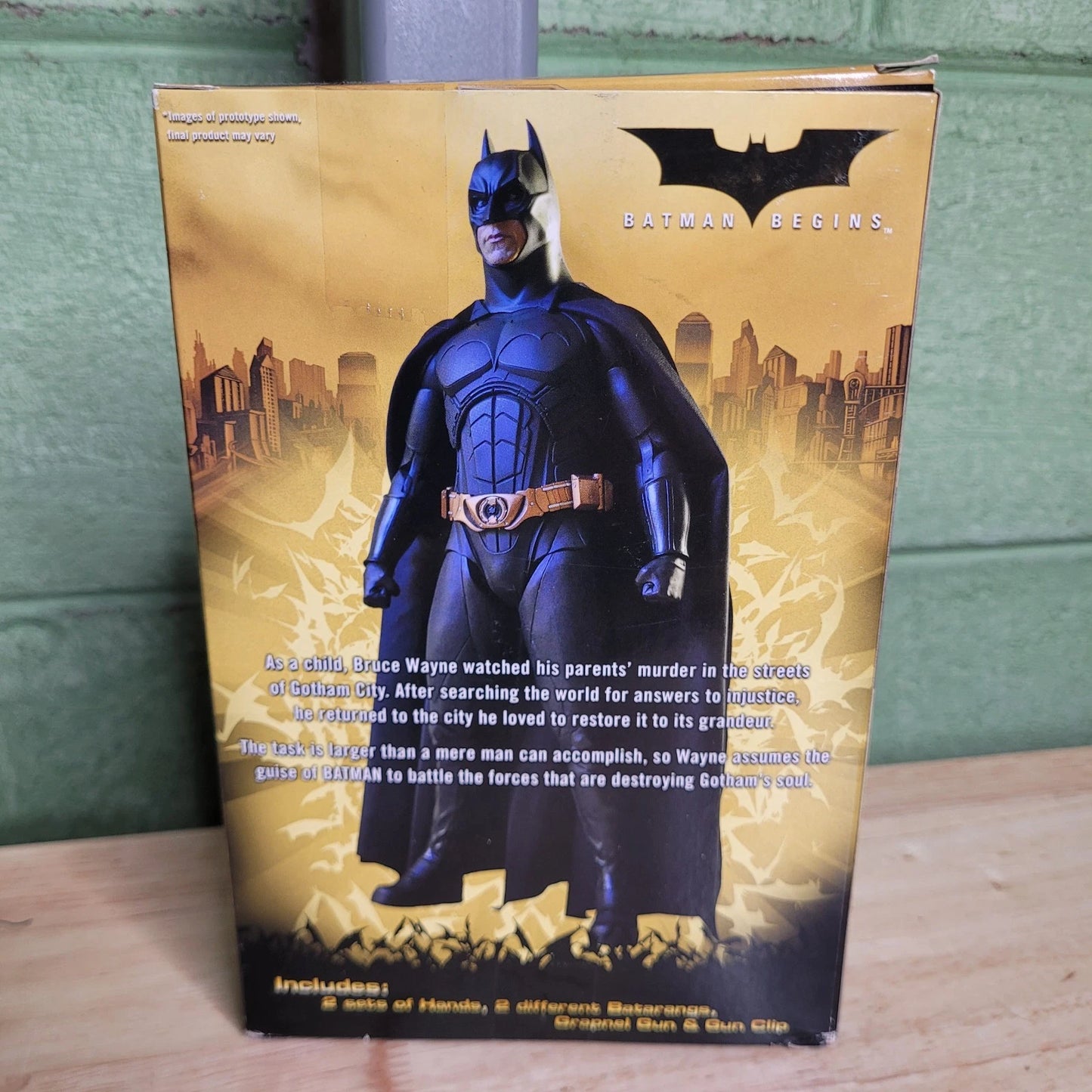 BATMAN BEGINS COLLECTIBLE ACTION FIGURE