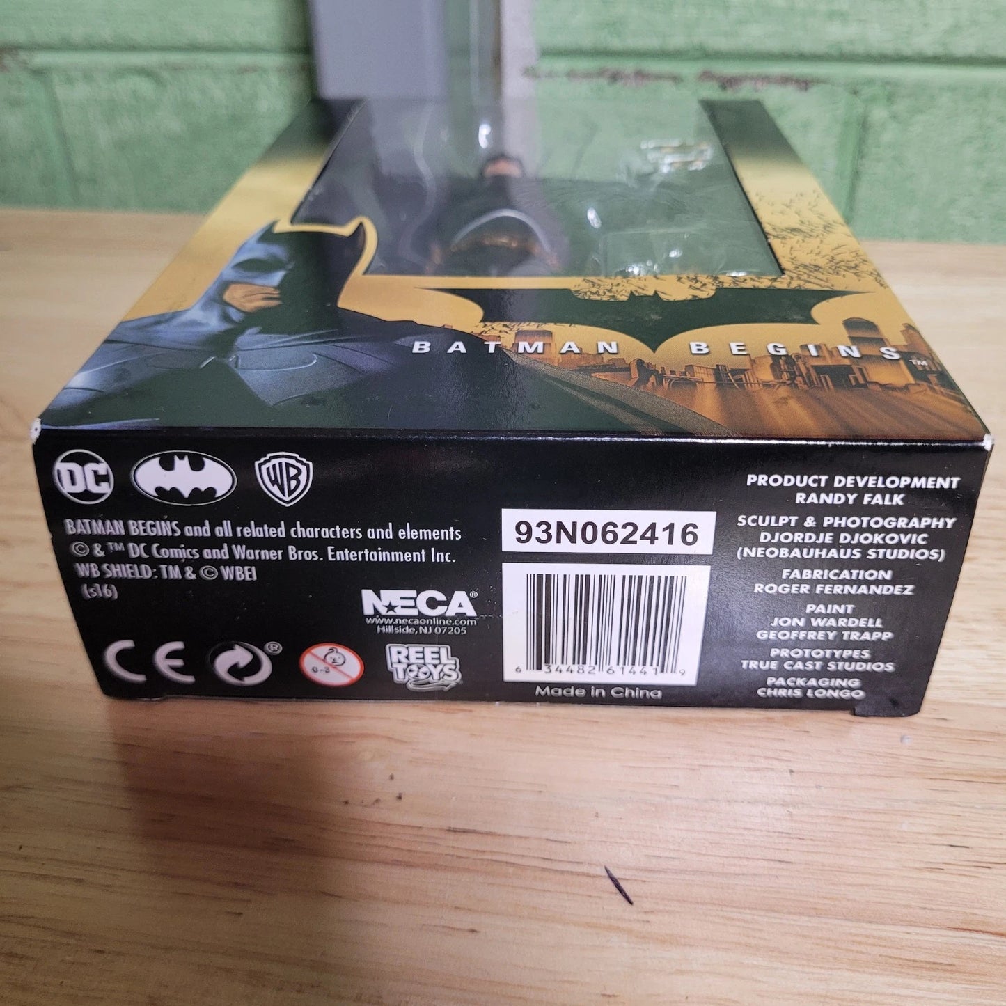 BATMAN BEGINS COLLECTIBLE ACTION FIGURE