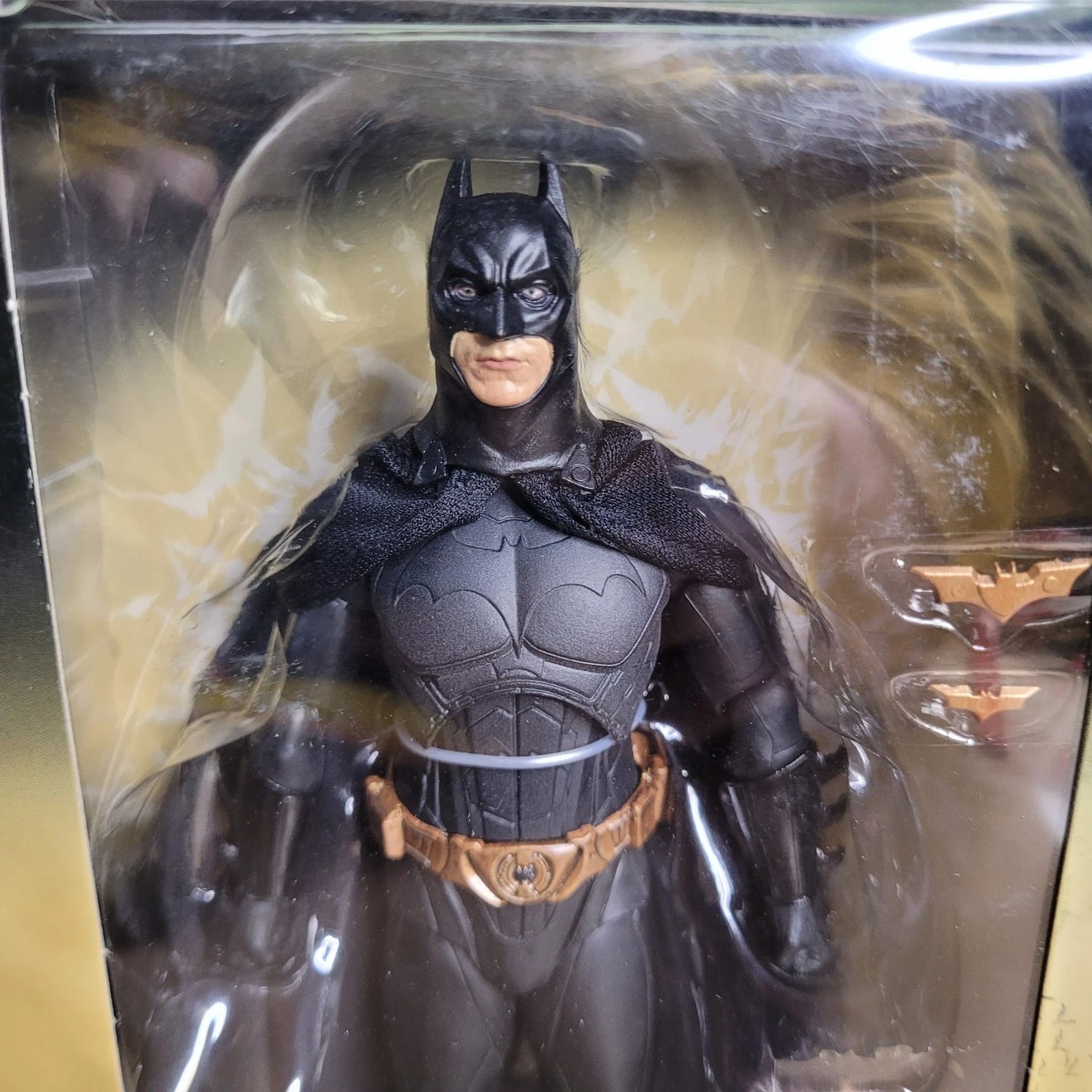 BATMAN BEGINS COLLECTIBLE ACTION FIGURE